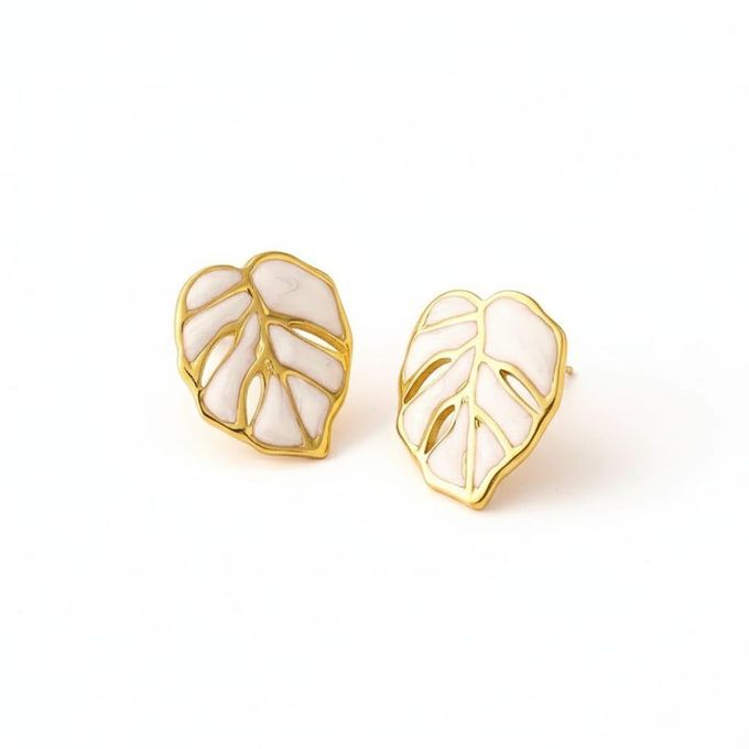 Enamel studs