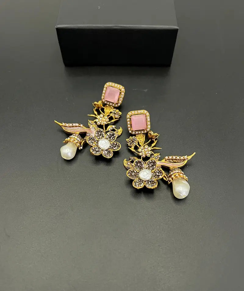 Floral pearl zircon earrings