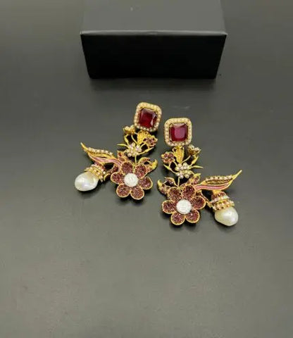 Floral pearl zircon earrings