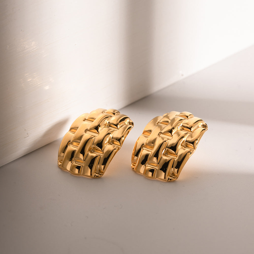 Cubic brick shine studs