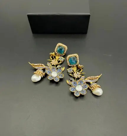 Floral pearl zircon earrings