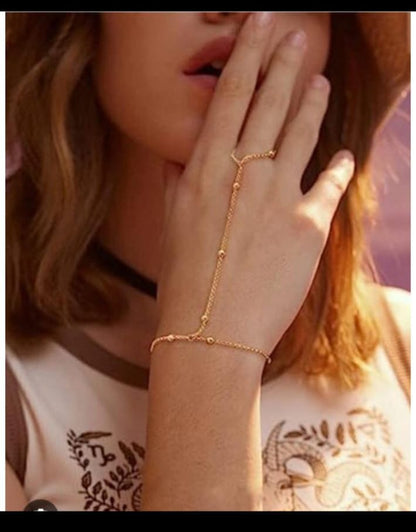 Minimalistic hand chain