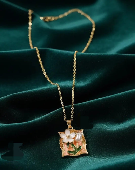 Floral and pearl frame pendant and ring