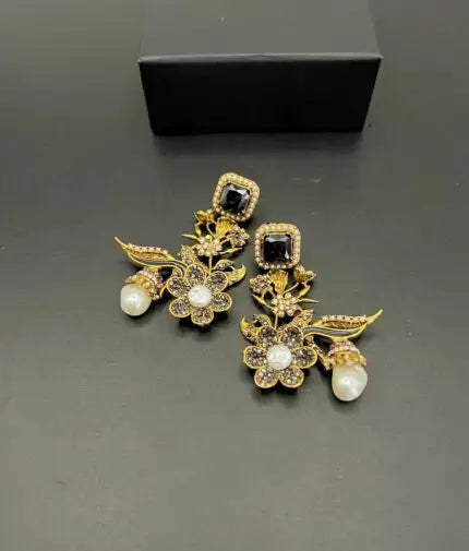 Floral pearl zircon earrings