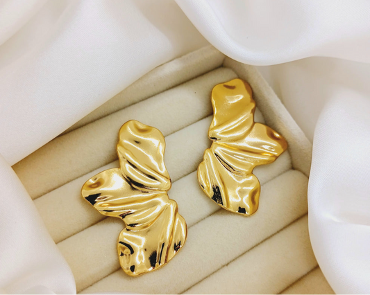 Floral hammered earrings