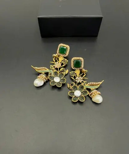 Floral pearl zircon earrings