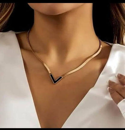 Palmonas black vixen necklace