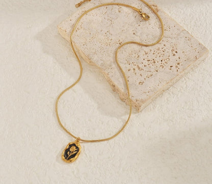 Florence black necklace