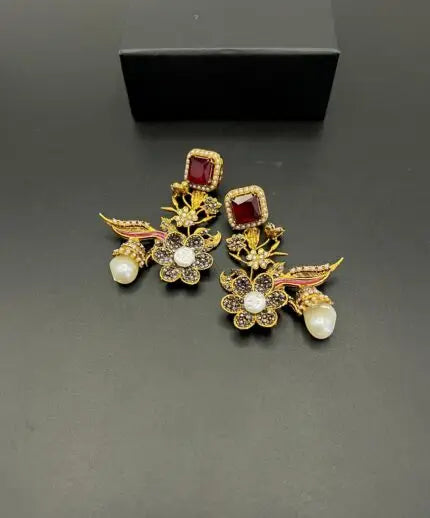 Floral pearl zircon earrings